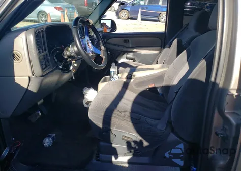 2002 Chevrolet Tahoe C1500 from USA, damaged, VIN 1GNEC13V22R31521